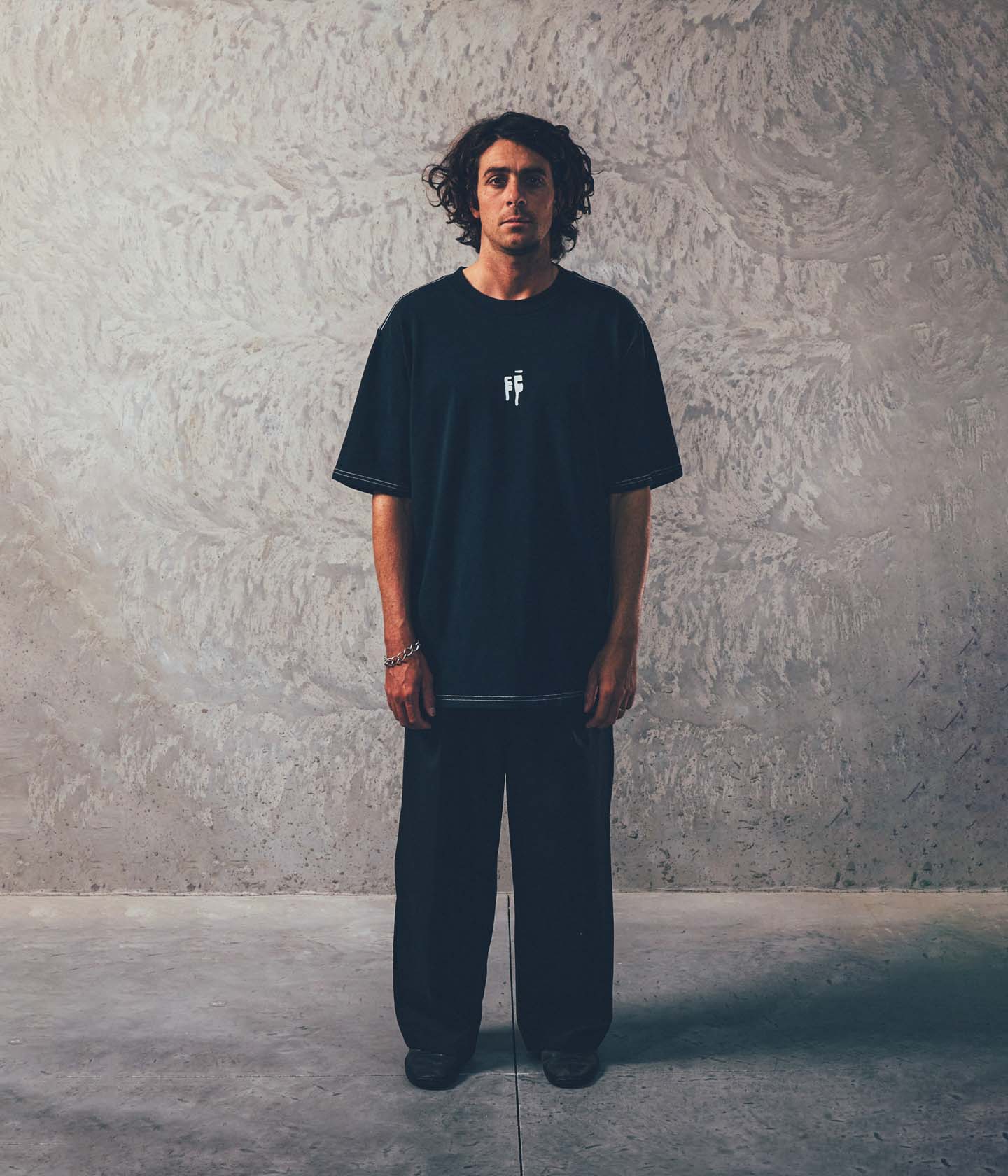 SKEWER OVERSIZED T-SHIRT - BLACK