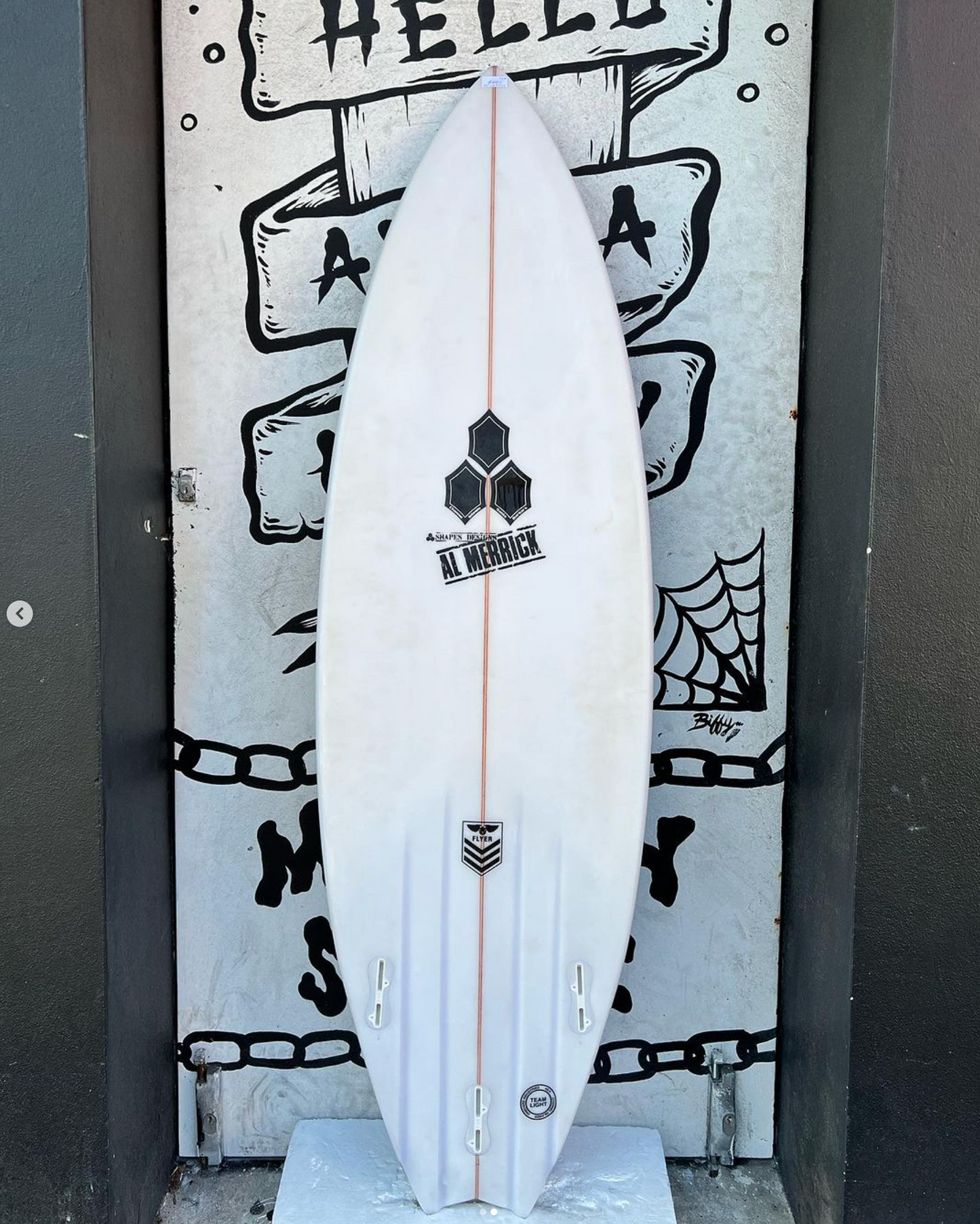 USED - 5'8 NEW FLYER (27L)